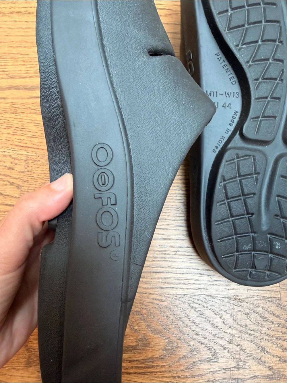 Oofos OOahh Slide M11/W13 Black Sandal